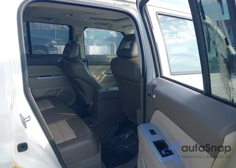 2008 Jeep Patriot Limited z USA, uszkodzony, nr VIN 1J8FF48W48D731164